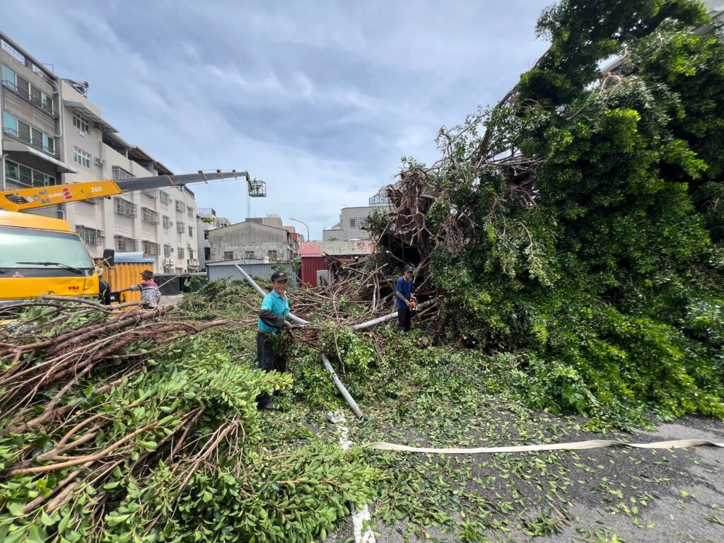 凱米颱風同陞環保支援台中市環保局